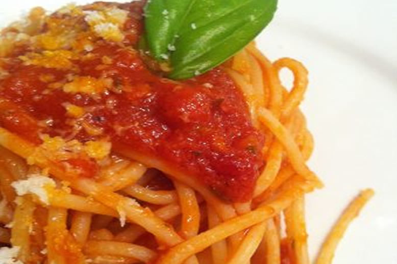 fusilli pomodoro, basilico, finto grana