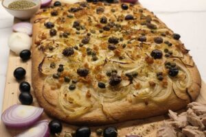 pizza con tonno e cipolle