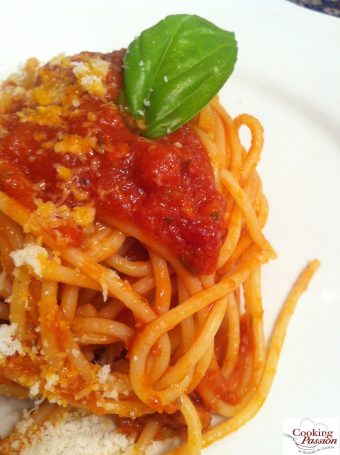 Spaghetti FiberPasta al pomodoro, basilico e finto grana